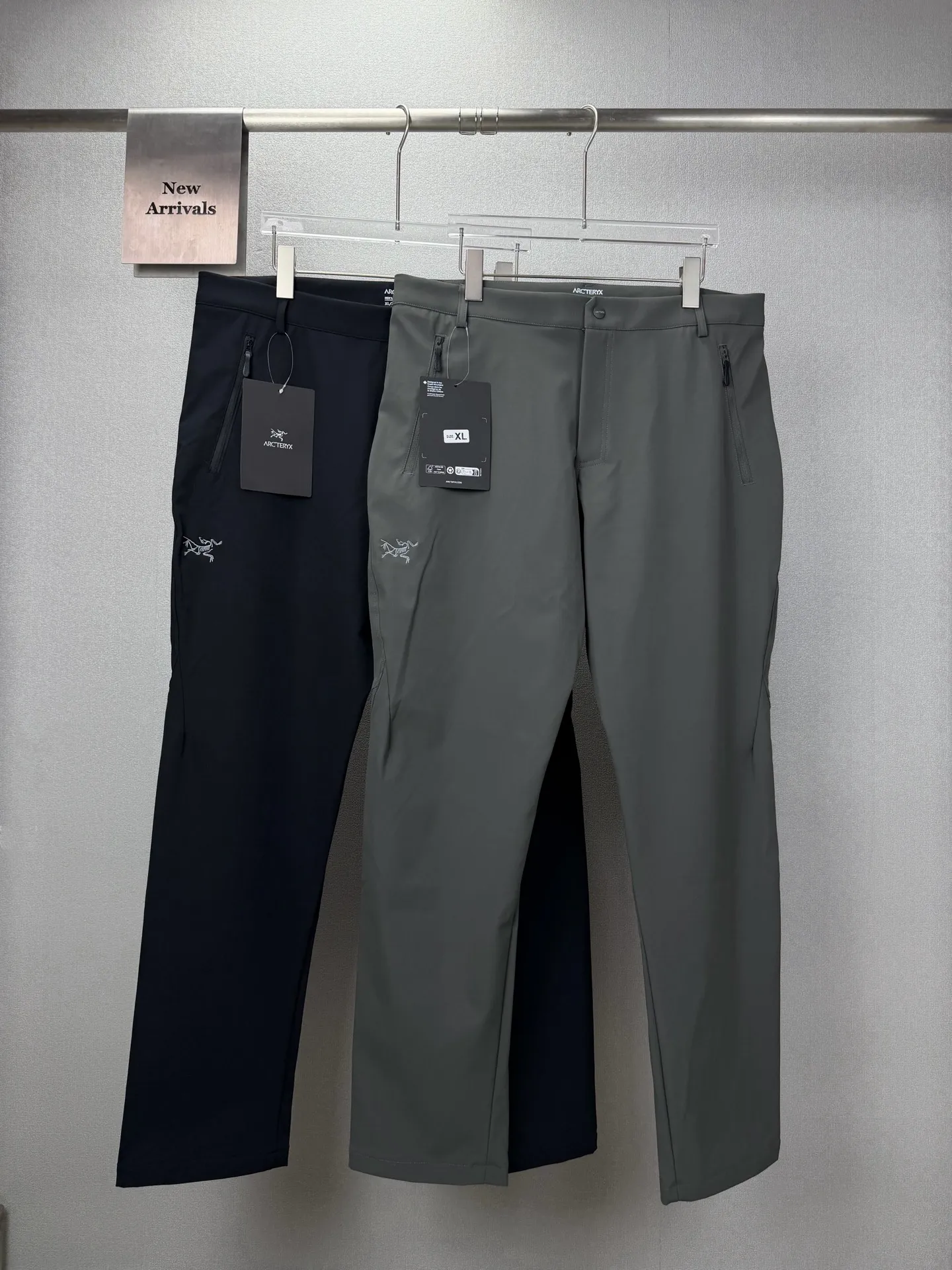 （ ） 2026New Arrival logo Same Style Quality😘😘 ，Wear-Resistant、 、Breathable、 、 Versatile 👍 ：Black、Gray Size：M-4XL